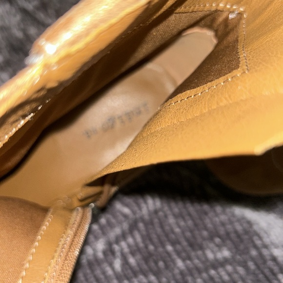 Wore once gently excellent condition like new 9 1/2 - Picture 8 of 11